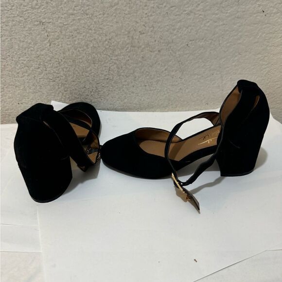 NANETTE LEPORE Demi Black Suede Two-Piece Crisscross Pumps Shoes - Picture 4 of 11